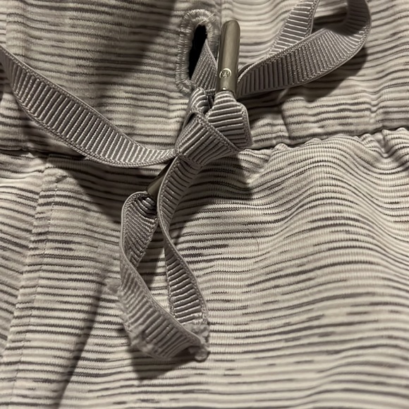 lululemon luxtreme fabric relaxed jogger. - Picture 3 of 3